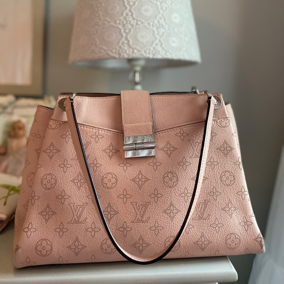Louis Vuitton 🌸Magnolia Sevres Mahina bag🌸 - Picture 2 of 10
